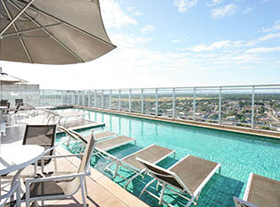 Piscina Hotel Promenade Fusion Itaguaí